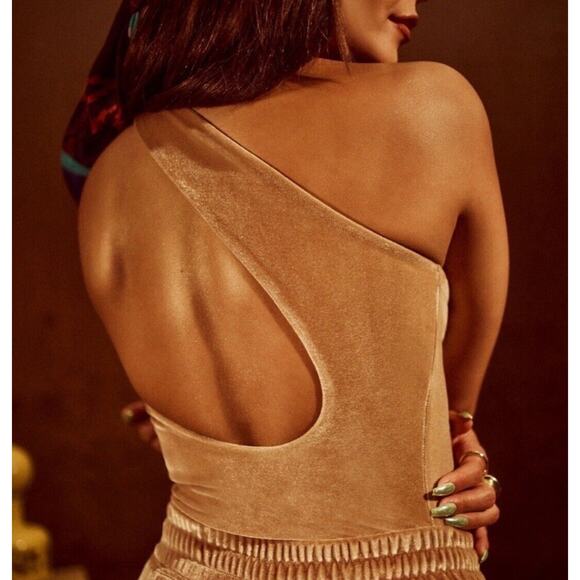 Fabletics Gigi Bodysuit 3XL 20/22 Velour Gold Plus One Shoulder Snaps Top NEW - Picture 3 of 5